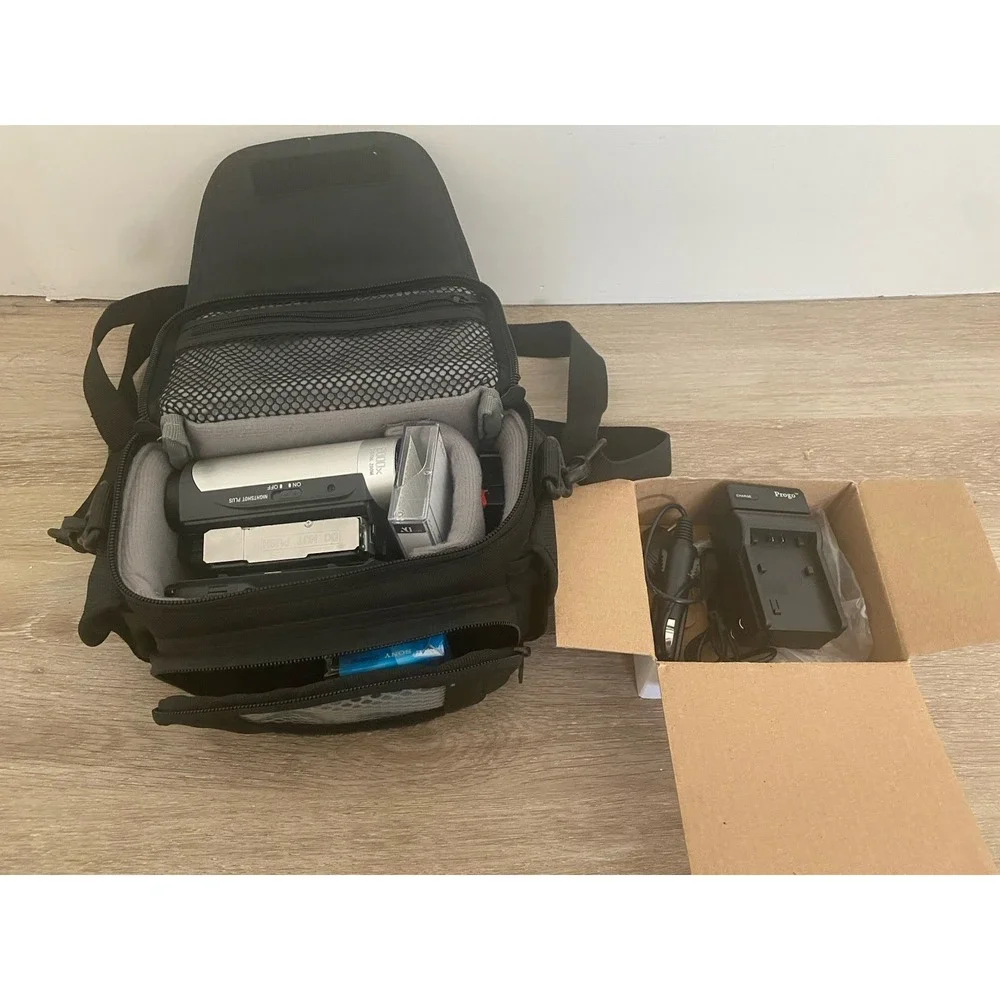 Sony Handycam DCR-HC38 MiniDV Digital Video Camera Recorder